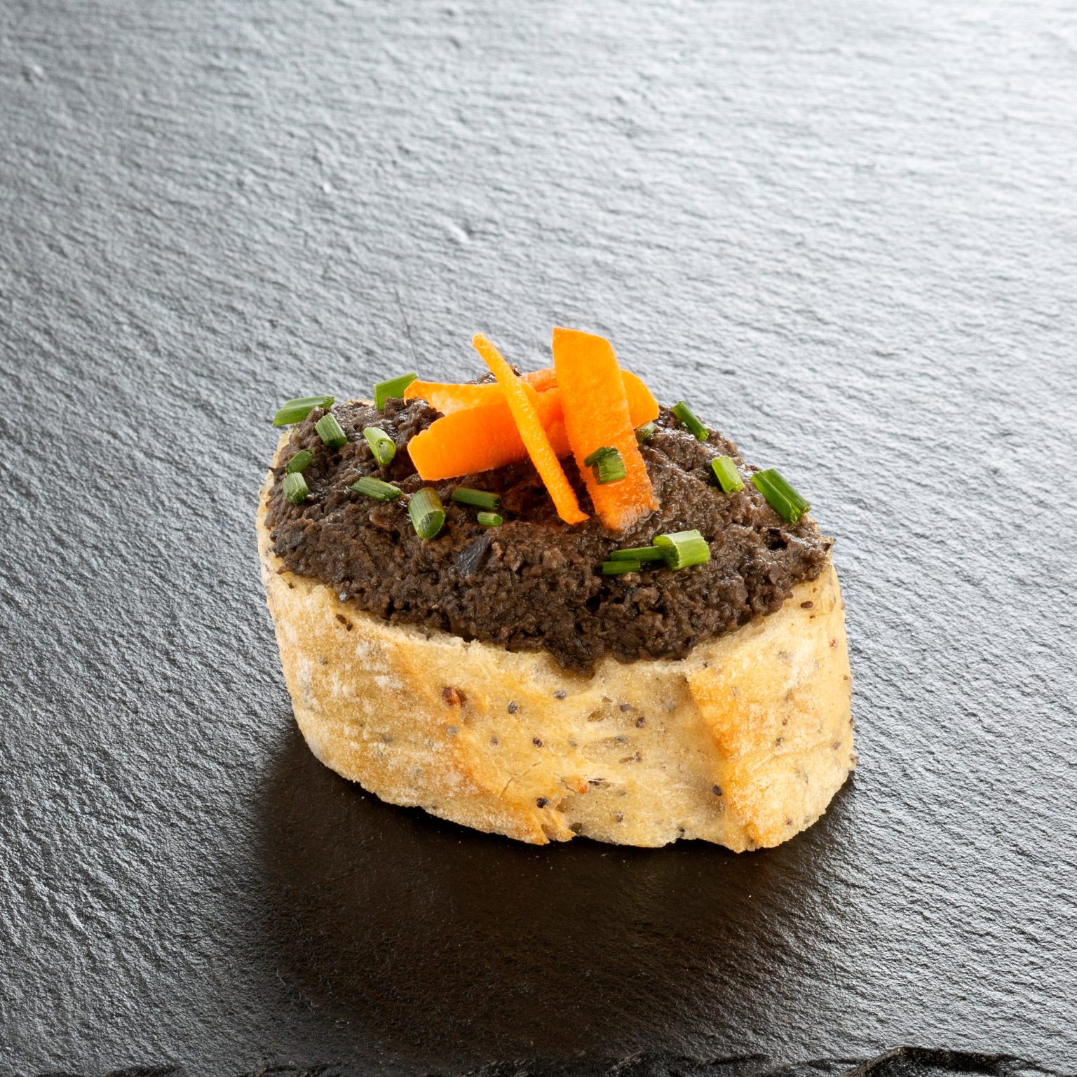 Canapé Tapenade