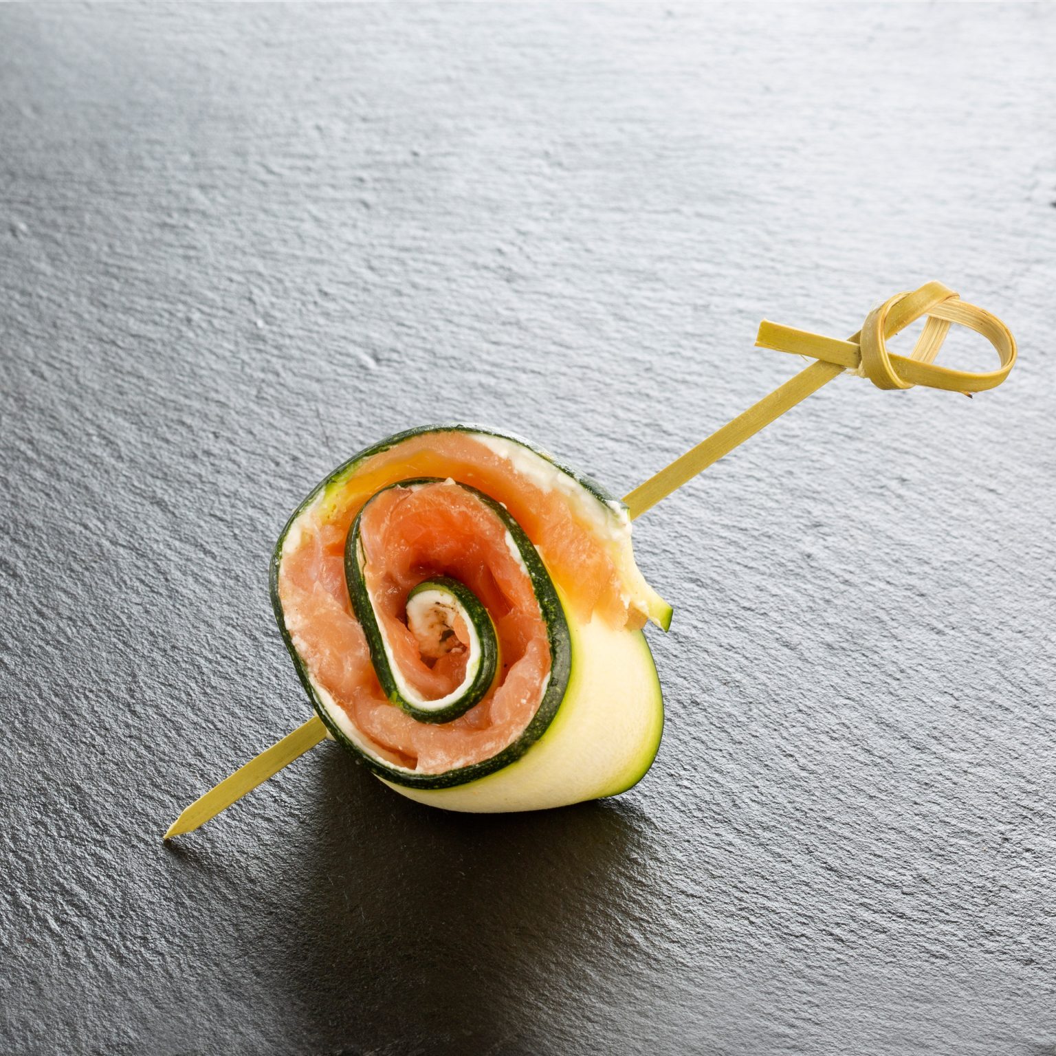 Lachs-Zucchini Stick